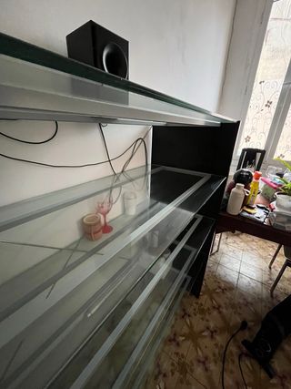 Mueble negro cristal y madera