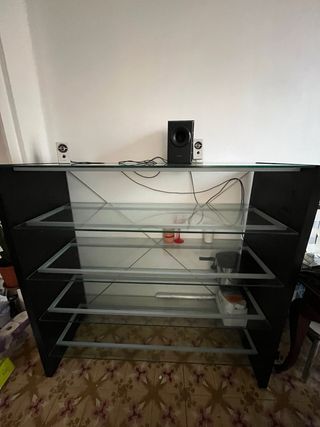 Mueble negro cristal y madera