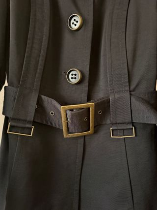 Chaqueta Zara Negra tipo trench o gabardina