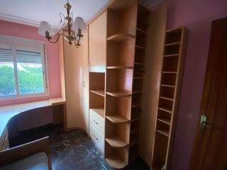 Dormitorio completo con esquinero muy grande