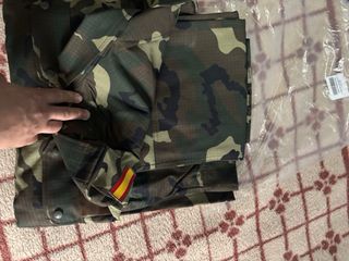 Conjunto de uniformes militares