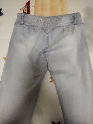Pantalón Colombiano Gris con Pedrería