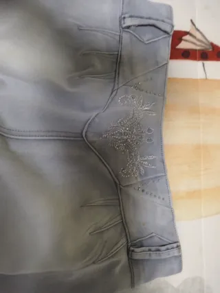 Pantalón Colombiano Gris con Pedrería