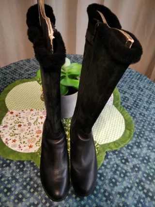 Botas altas negras de cuña