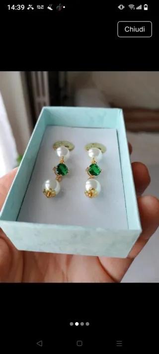 Orecchini Eleganti con Perle e Cristallo Verde