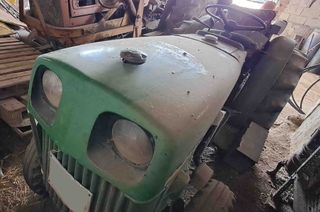 Tractor viñedo John Deere 1035 EV.