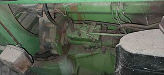 Tractor viñedo John Deere 1035 EV.