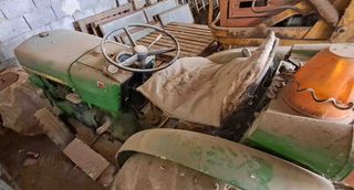 Tractor viñedo John Deere 1035 EV.