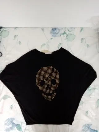 Camiseta negra calavera tachuelas talla s
