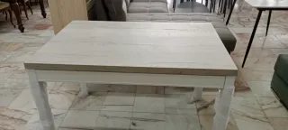 Mesa extensible con superficie laminada Menta