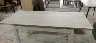 Mesa extensible con superficie laminada Menta