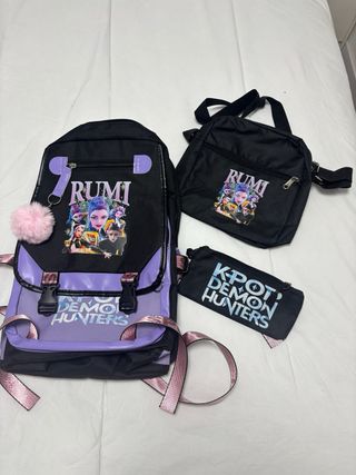 Mochila K-Pop Huntrix Negra y Morada
