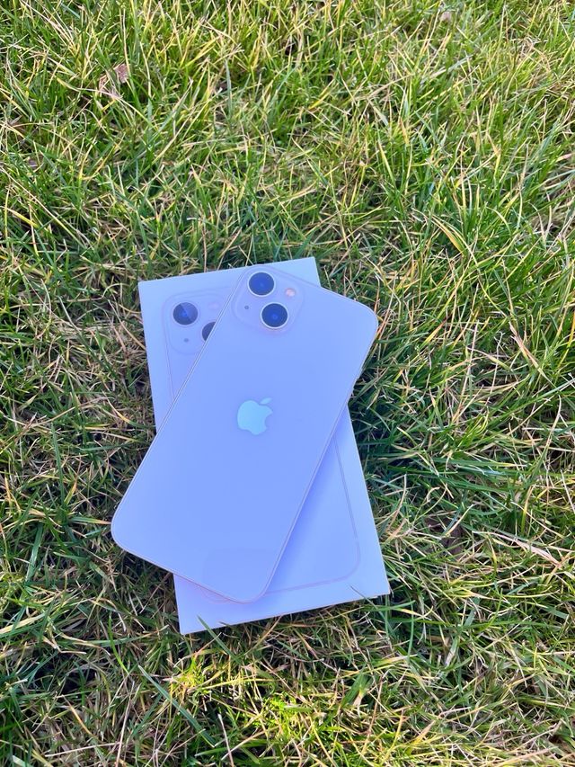 iPhone 13 128GB. Blanco.  Batería nueva.