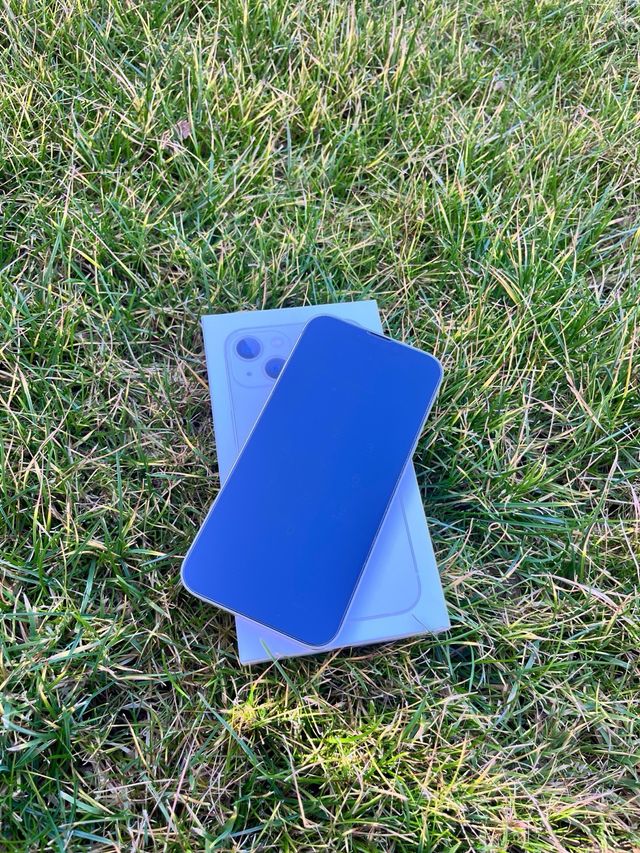 iPhone 13 128GB. Blanco.  Batería nueva.