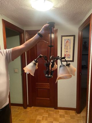 Lámpara de techo de cristal y metal