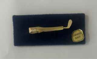 Pasador de corbata Hawk de golf dorado