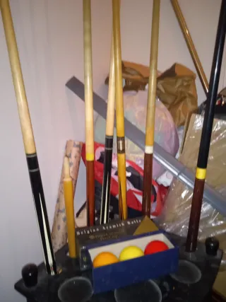 Mueble porta tacos billar + 4 juegos