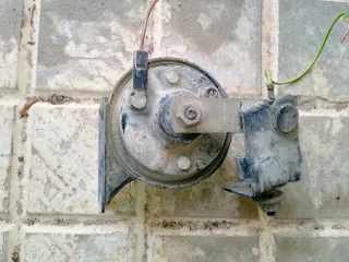 Claxon y adaptador Peugeot 205 1.1