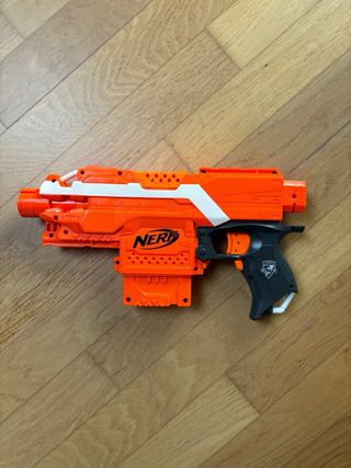 Pistola Nerf Stryfe Elite con caricatore