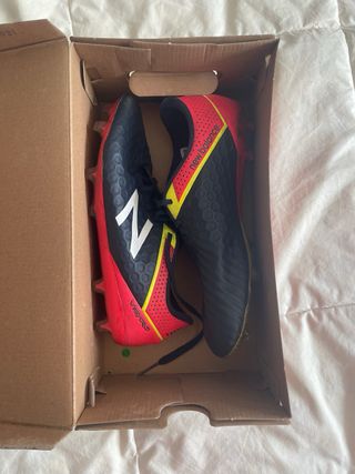 Botas de fútbol New Balance Negras