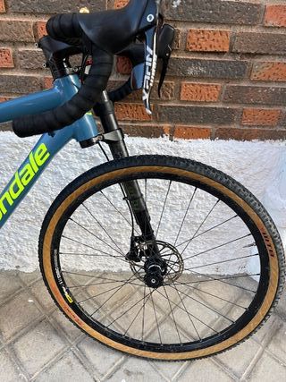 Bicicleta Gravel Cannondale Slate Azul