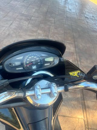 Honda Pcx Negra - Muy Buen Estado