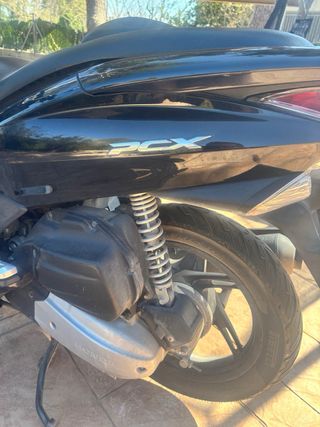 Honda Pcx Negra - Muy Buen Estado