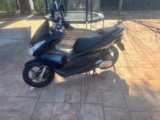 Honda Pcx Negra - Muy Buen Estado