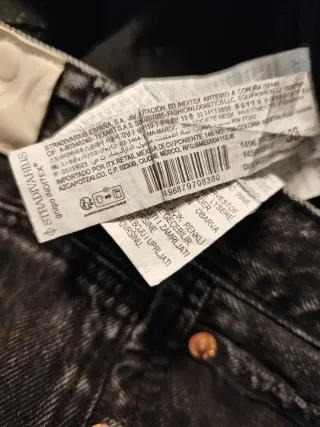 Pantalón vaquero negro Stradivarius, modelo D96