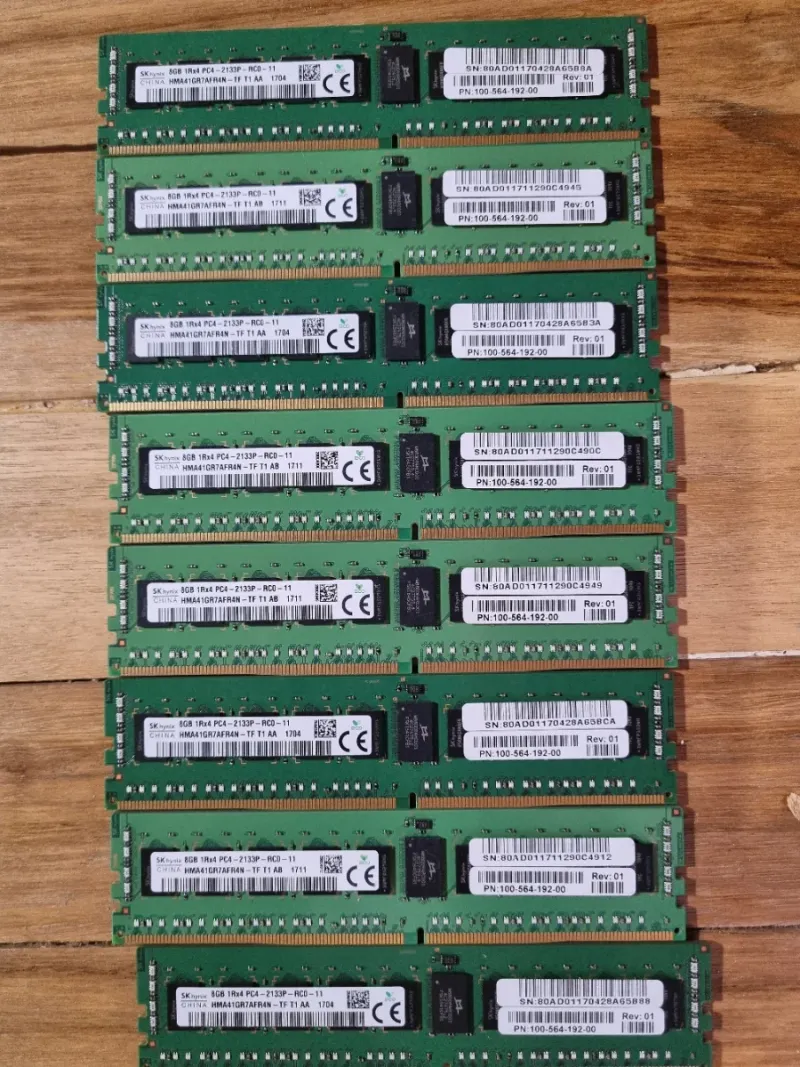 16 Módulos RAM SK Hynix 8GB DDR4
