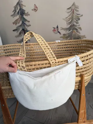 Moisés de mimbre con soporte