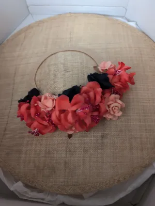 Pamela fiesta Cherubina flores rojas y rosas