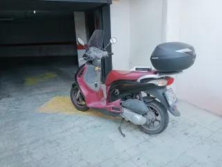 Honda Pasion 125cc Scooter Negra/Roja