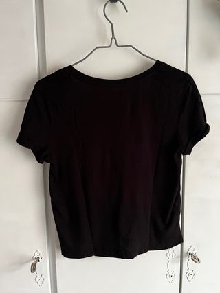 Camiseta Bershka Negra Básica