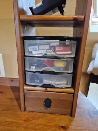 Escritorio Levsky Madera y Plástico