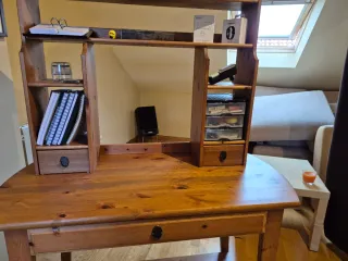 Escritorio Levsky Madera y Plástico