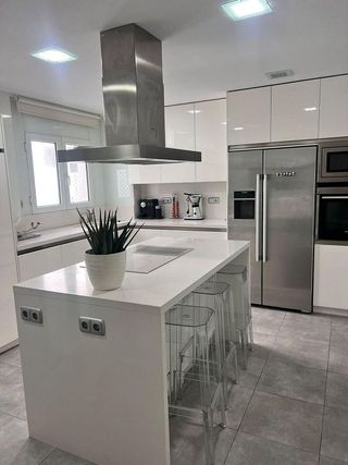 Ático en alquiler en Puerto Banús en Marbella