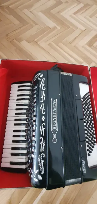 Acordeón Bugari seniorfisa