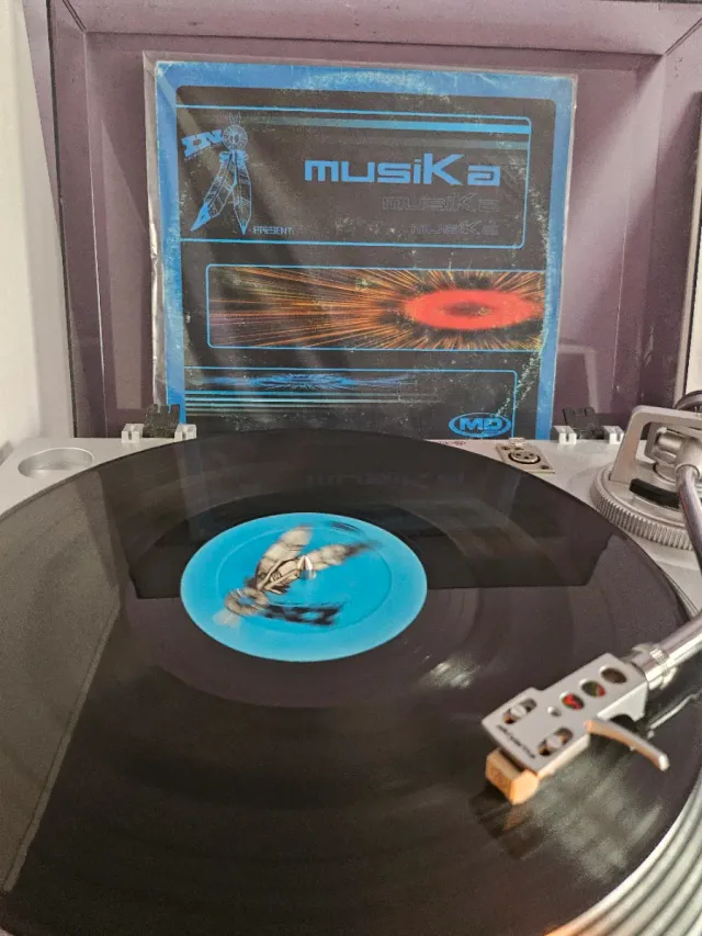 Vinilo In - Musika (MD Records, 2001)