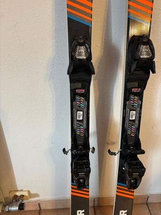 Esquís Blizzard WCR 172 cm + Fijaciones Marker