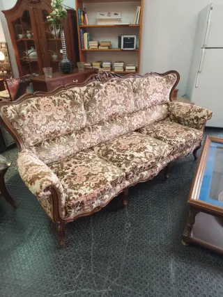 Divano imbottito floreale vintage