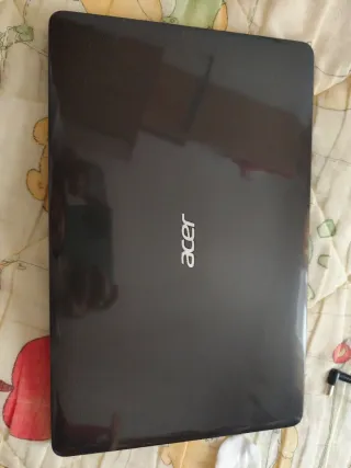 Portátil Acer Aspire E1-571G