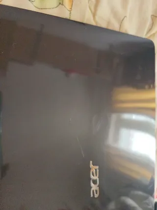 Portátil Acer Aspire E1-571G