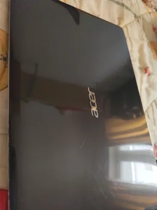 Portátil Acer Aspire E1-571G