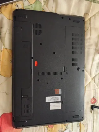 Portátil Acer Aspire E1-571G