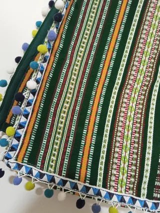 Manta Morellana Fallera con Pompones