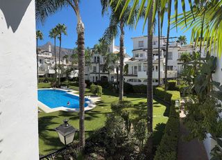 Piso en alquiler en Los Naranjos - Las Brisas en Marbella
