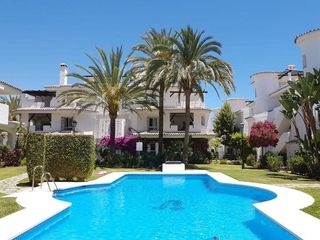 Piso en alquiler en Los Naranjos - Las Brisas en Marbella