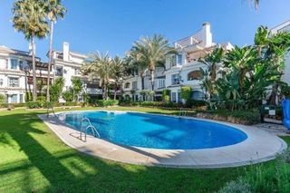 Piso en alquiler en Los Naranjos - Las Brisas en Marbella