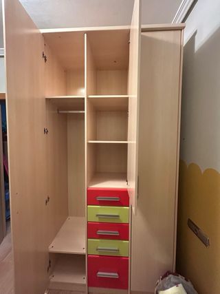 Armario 3 puertas disponible, venta urgente